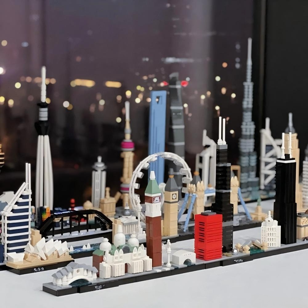 Thirteen Sets of City Models 2 - огляд і ціна Model Kit Lego