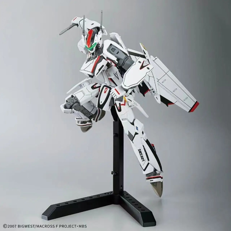 Bandai Macross Frontier VF-25F - огляд і ціна Model Kit Valkyrie